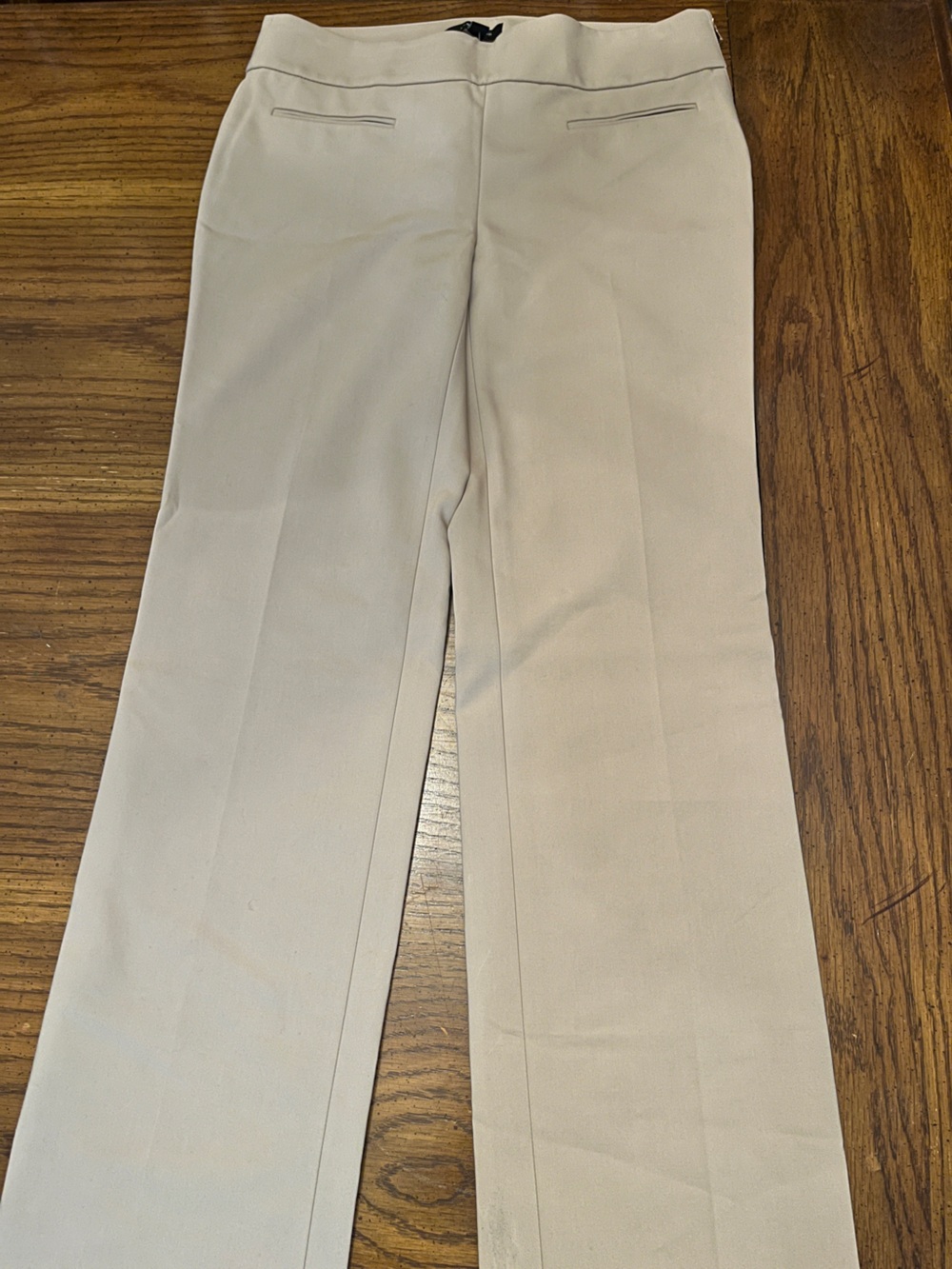 Ann Taylor Dress Pants in Light Beige, size 4,‎ new with tags